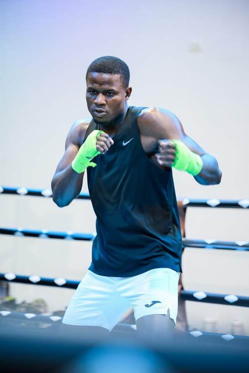 Cristian Pinales debutará en el boxeo profesional; será en cartelera que estelarizará “Meneito” Jiménez