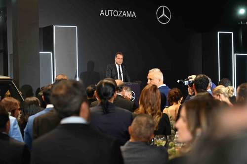 Autozama reinaugura su showroom con elegancia y visión de futuro