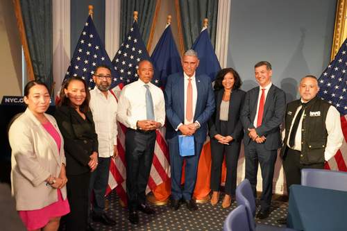 Alcalde de Nueva York y el director de la Defensa Civil ultiman detalles para acuerdo de cooperación en gestión de riesgos y catástrofes