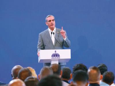 Abinader sobre reunión con expresidentes: No vamos a discutir política