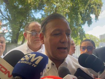 Abel Martínez culpa a expresidentes por "desbordamiento" en migración