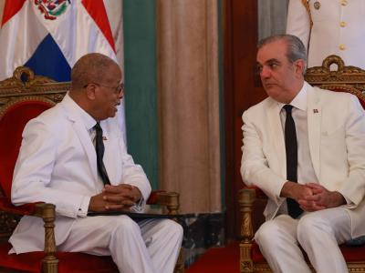 Luis Abinader recibe cartas credenciales de nuevos embajadores