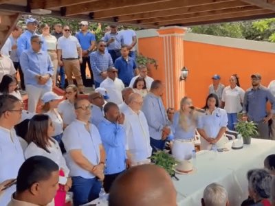 Perremeístas se lanzan en campaña con Carolina Mejía