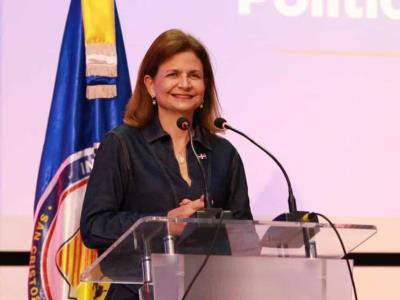 Vicepresidenta Raquel Peña destaca impulso del liderazgo femenino
