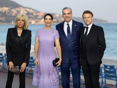 El presidente Luis Abinader comenzó su gira en Francia