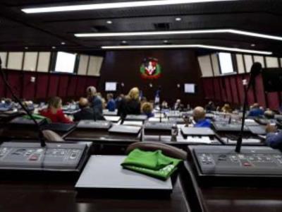 Diputados aprueban proyecto de aumento salario a alcaldes y regidores