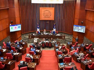 Senadores reavivan ley del agua, estancada 20 años en el Congreso