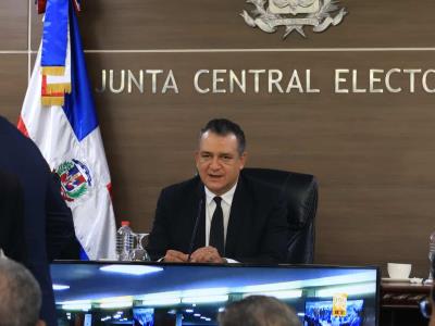 Presidente de la JCE reitera advertencia sobre campaña anticipada