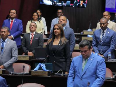 Mujeres son desplazadas a puestos secundarios en Congreso Nacional