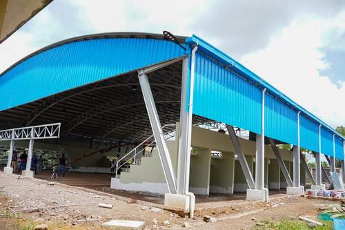 INEFI avanza en la construcción del Polideportivo del Centro Educativo Morayma Veloz de Báez en Bayaguana