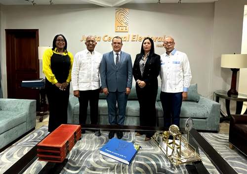 Cónsul de New Jersey y presidente de la JCE se reúnen para optimizar servicios a dominicanos en el exterior