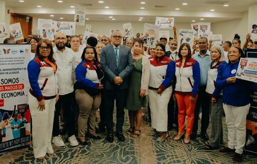 “Los Magos de la Economía”: sindicatos del sector salud denuncian que miles de trabajadores administrativos sobreviven con RD$10,000 mensuales