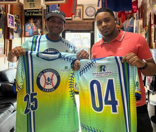 Rijo & Asociados Dona Chaquetas a la Big Prospect League Bpl-Beisbol