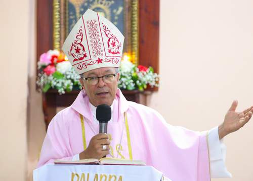 Monseñor Faustino Burgos llama a un examen de conciencia durante la clausura de las Fiestas Patronales del Divino Niño