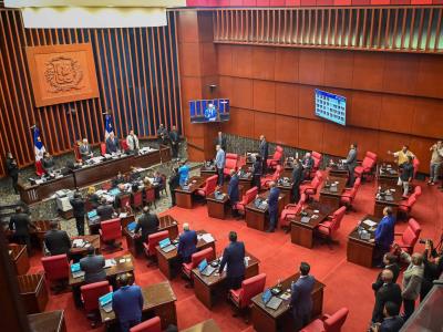 El Senado completa aprobación de préstamos por US$615 millones