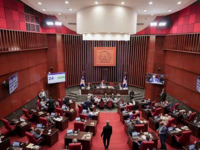 Abinader: convocará legislatura si no aprueban códigos Penal y Laboral