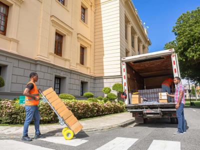 Documentos del archivo histórico del Palacio Nacional son transferidos