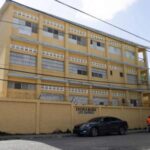 Abinader responde a Danilo Medina sobre tanda extendida y aulas