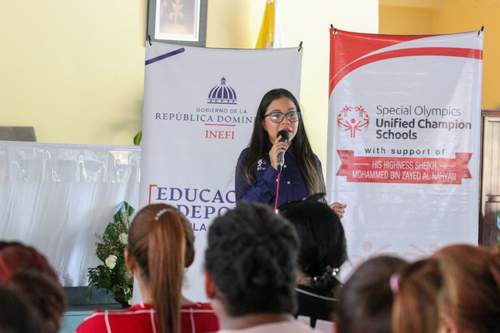 INEFI y Olimpiadas Especiales capacitan a más de 60 maestros, impulsando la educación física inclusiva en las escuelas