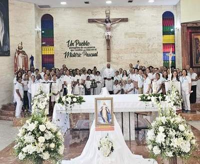 Rosario de la Aurora: un amanecer de fe en la Parroquia Santa Mónica