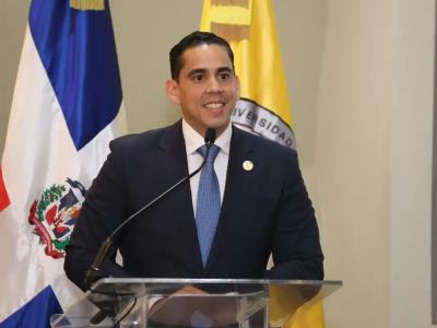 Abinader cambia director del Senasa en medio de rumores de problemas