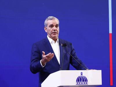 Abinader responde a Medina sobre los proyectos en su pueblo natal