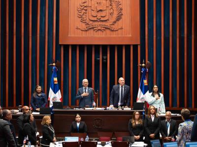 Senado reintroduce proyecto de reforma laboral