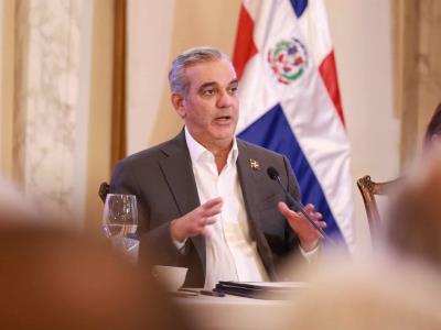 Abinader pide al PRM que suspenda acto por su gestión