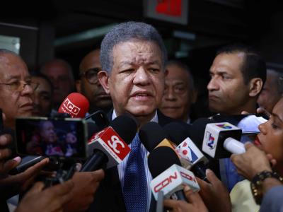 Leonel a Abinader: para saber que el pollo subió no hay que ir lejos