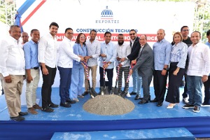 Ministro Kelvin Cruz da primer palazo para construcción de techado Multiuso en el sector de Honduras, DN