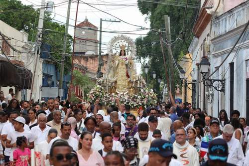 La fe se hizo canto en la procesión de la Virgen de las Mercedes