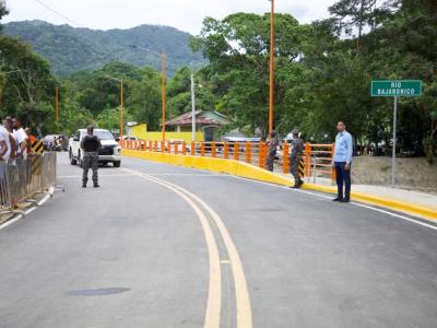 Abinader inaugura puente sobre el río Bajabonico en Altamira