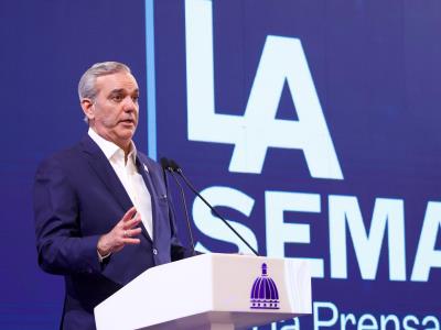 Abinader: ¿Por qué una mujer no puede ser presidenta"