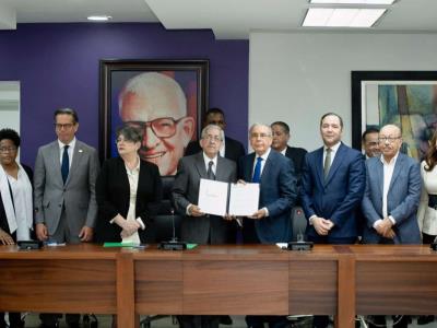 El CES entrega a Danilo Medina informe del diálogo nacional