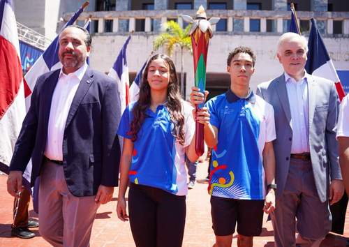 MINERD e INEFI inician recorrido de la antorcha de los XI Juegos Escolares Deportivos Nacionales San Francisco 2025