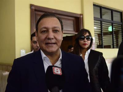 Abel Martínez enfrenta restricciones financieras por deuda de alcaldía