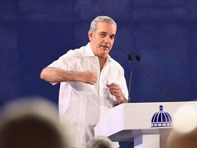 Abinader: llegará el doble sueldo y la famosa brisita navideña