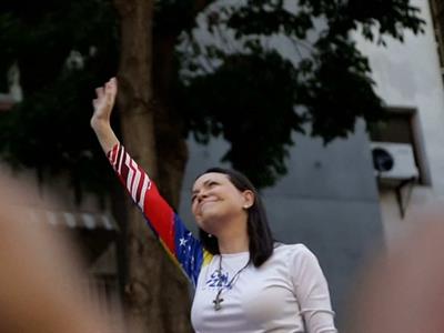 Abinader felicita a Corina Machado por Nobel de la Paz
